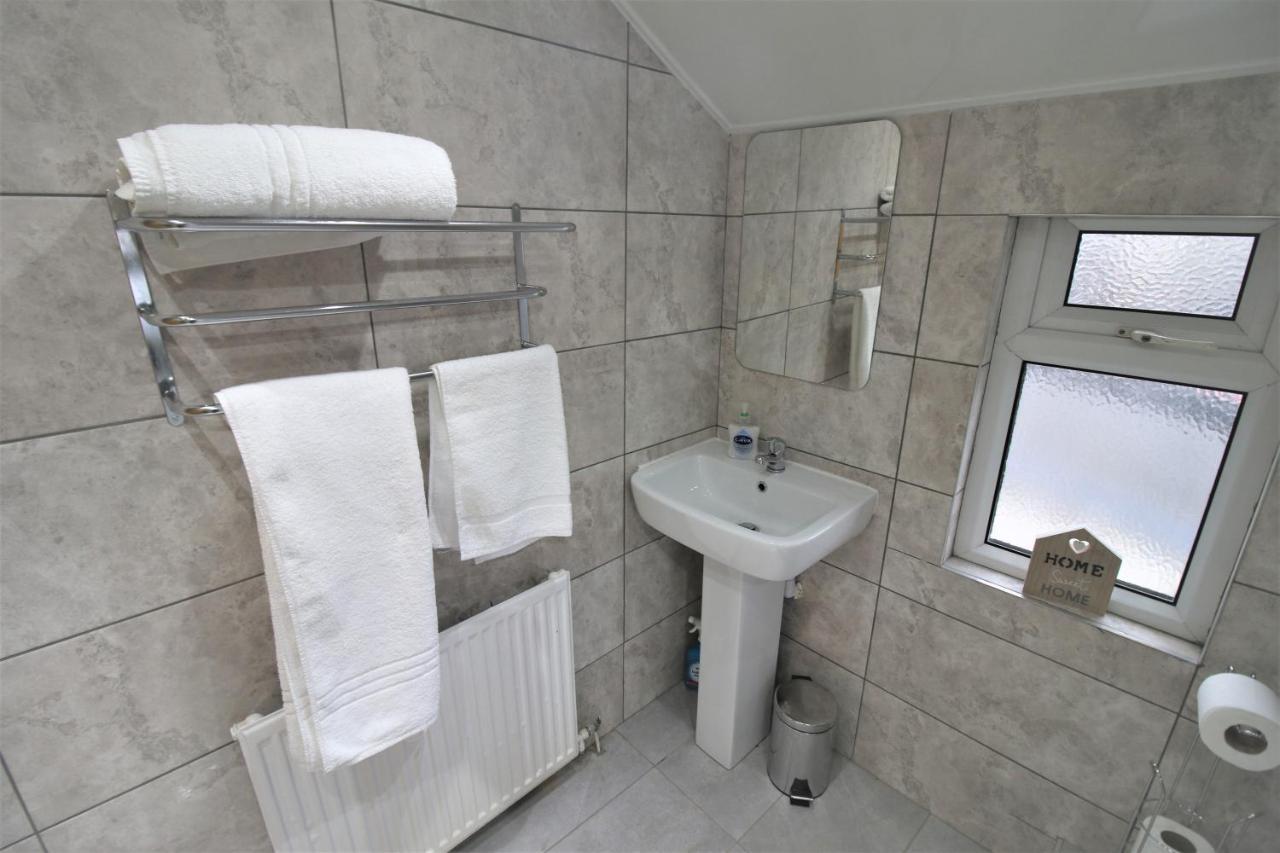Free Local Parking - Fast Wifi - Sleeps 10 Guests By Property Promise Cardiff Exterior photo