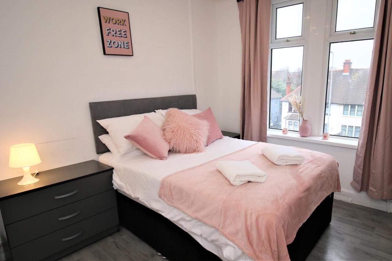 Free Local Parking - Fast Wifi - Sleeps 10 Guests By Property Promise Cardiff Exterior photo